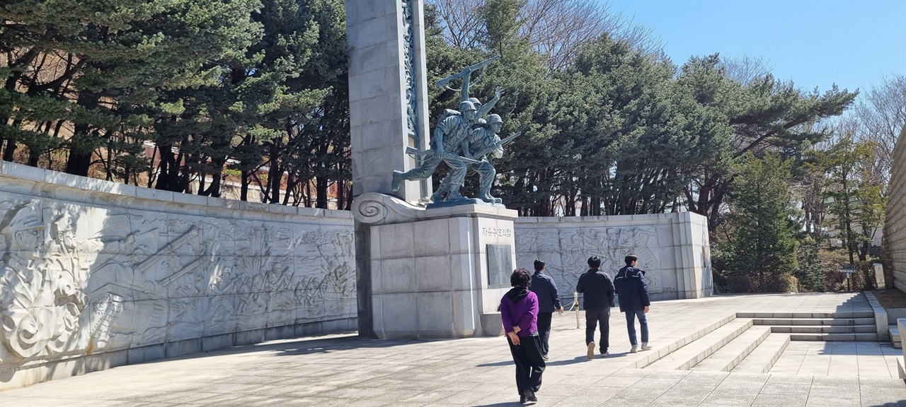 인천상륙작전기념관의 자유수호의 탑입니다.