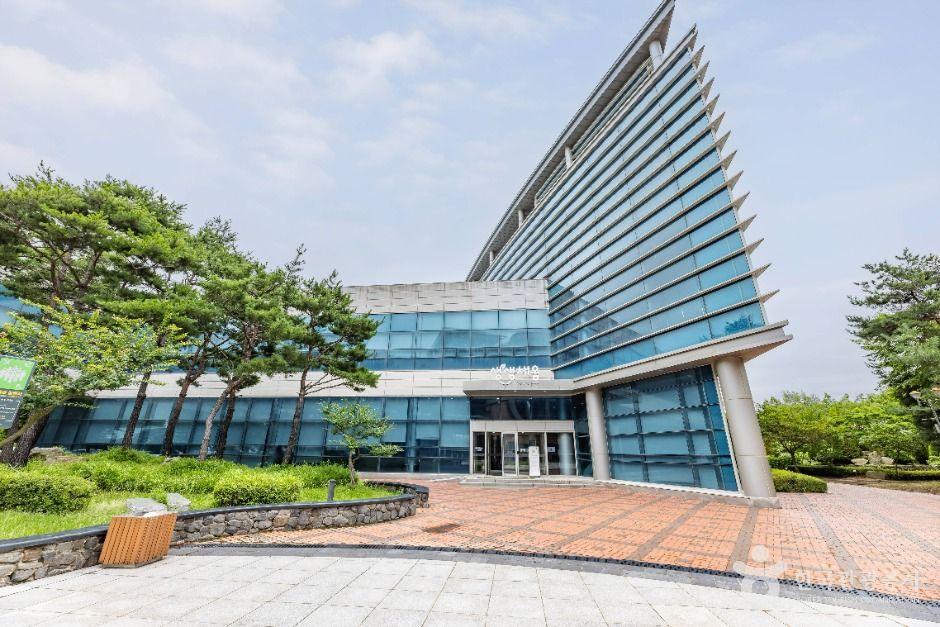 국립생물자원관 내부 전시를 담은 사진입니다.