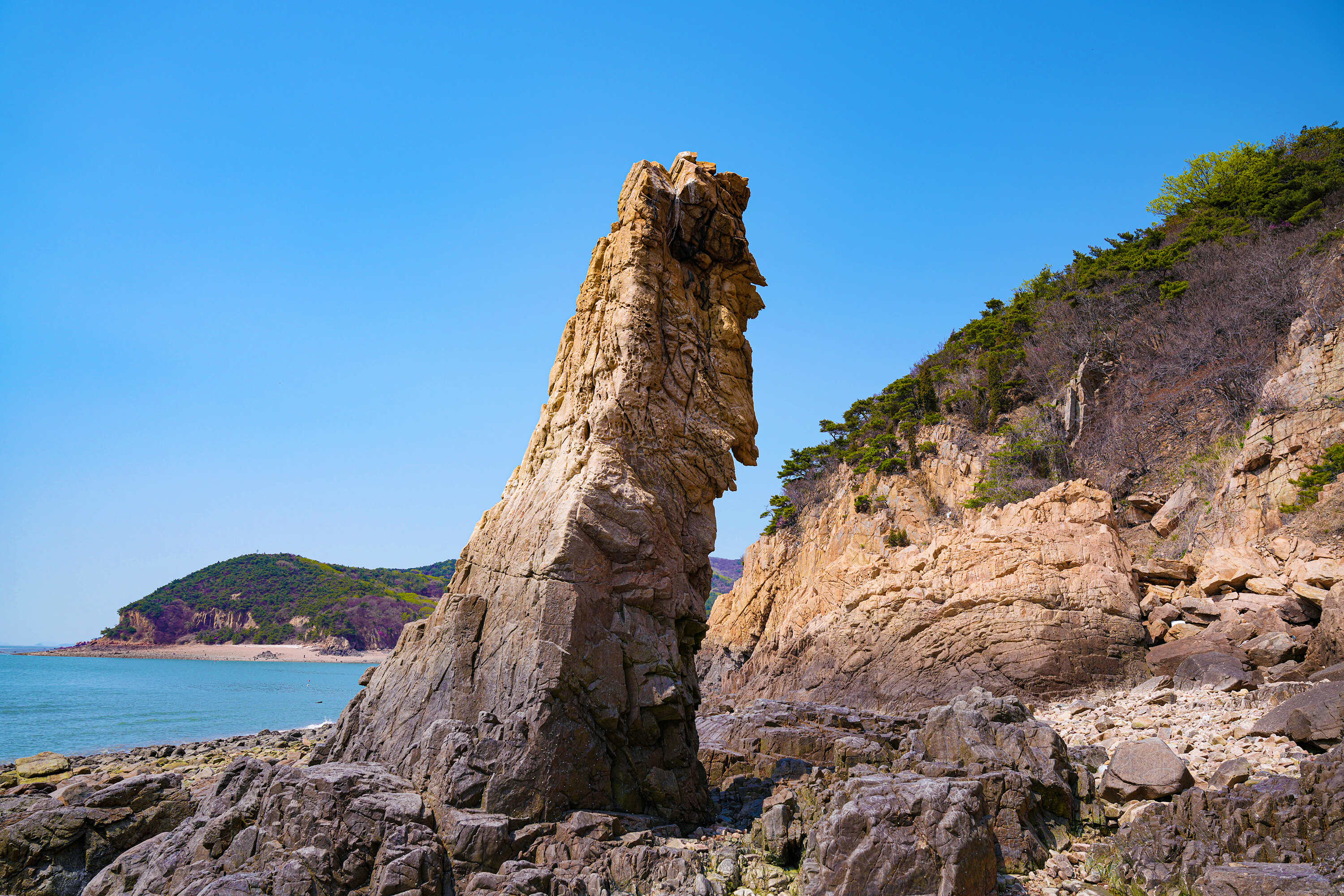 소무의도의 섬 풍경과 해안선을 보여주는 이미지입니다.