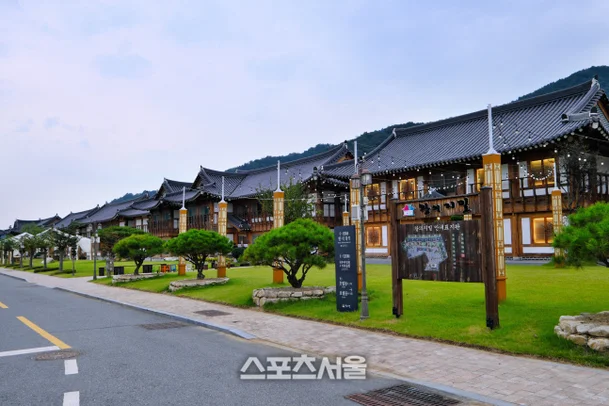 한국소리문화의전당 공연 관련 현장 모습을 담은 사진입니다.
