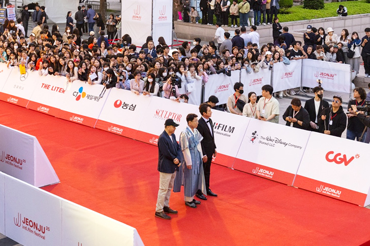 Reading the Past of the Cinema District and the Jeonju International Film Festival Route on Jeonju Movie Street