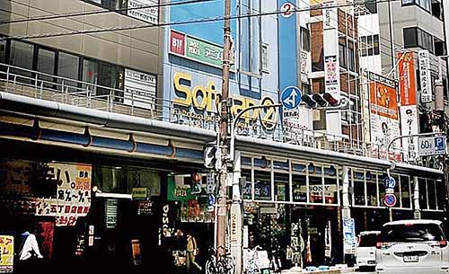 삼산디자인거리의 초기 도시경관과 상업가로를 보여주는 사진입니다.