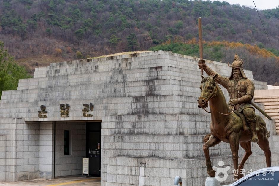 수양개빛터널 200m 폐터널이 단양의 야간 미디어 공간이 된 과정