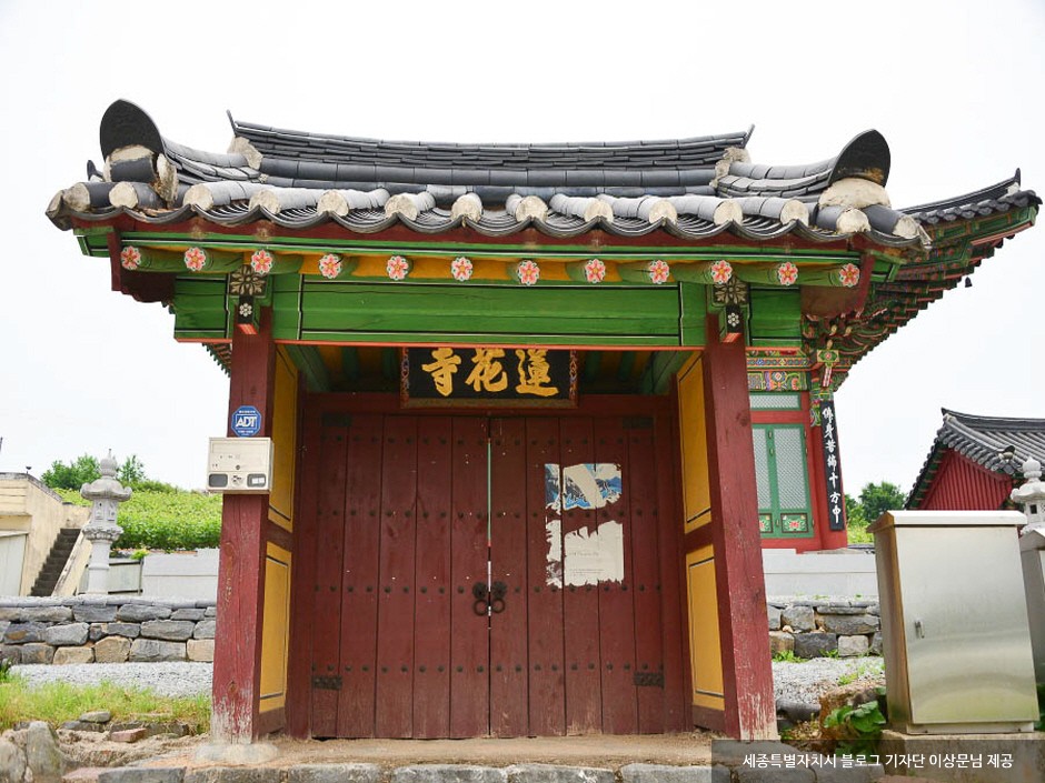 연화사 불비상 관련 문화유산을 살펴볼 수 있는 사진입니다.