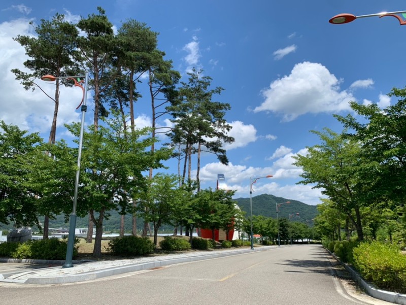 거창사과테마파크 야외 공간을 소개하는 방문 후기 사진입니다.