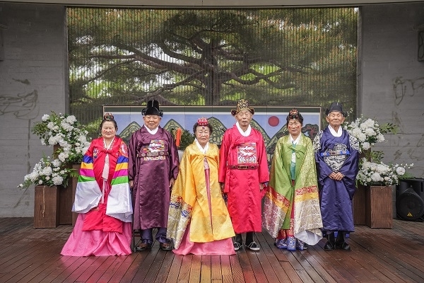 삼버들협동조합이 국가유공자 전통혼례를 진행한 모습입니다.