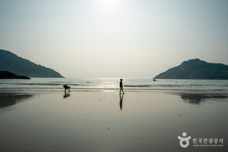 80m 모래언덕과 조선시대 선창이 남은 우이도