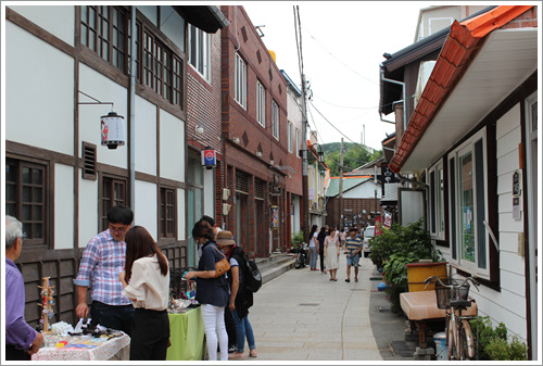 Japanese Houses and Pohang’s Memories Along a 470 m Alley in Guryongpo
