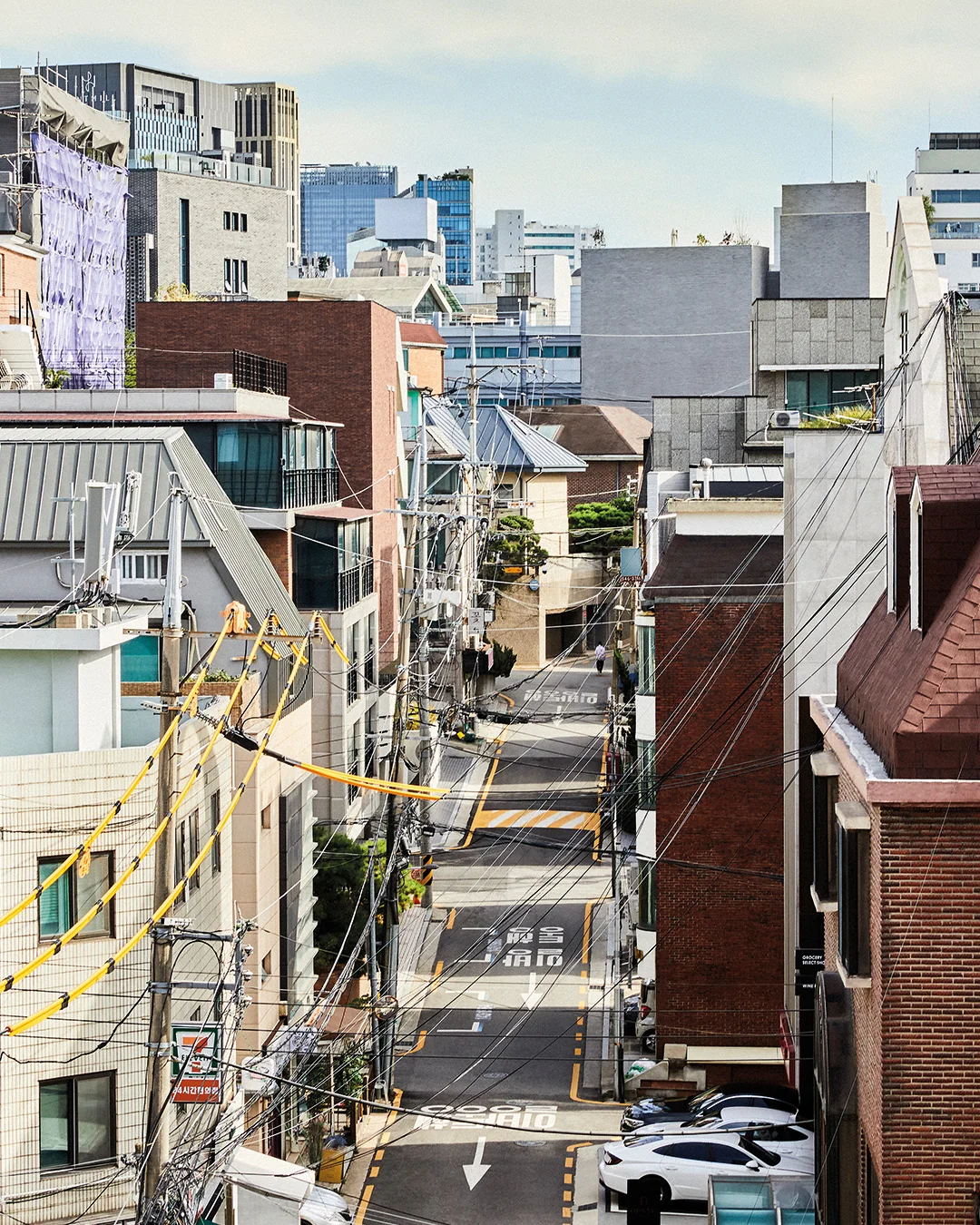 쾨닉 서울의 전시 공간을 보여 주는 공식 이미지입니다.