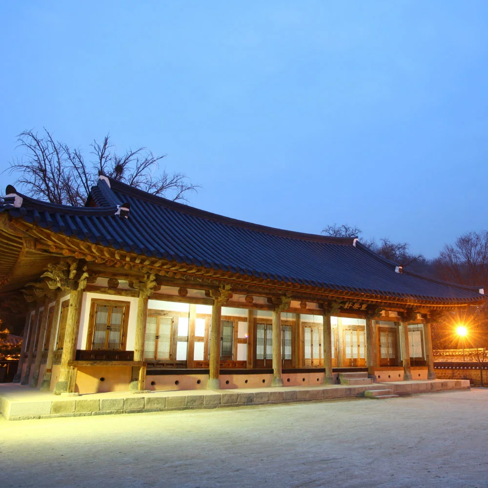 전주전통문화연수원 안에 보존된 한옥 공간입니다.