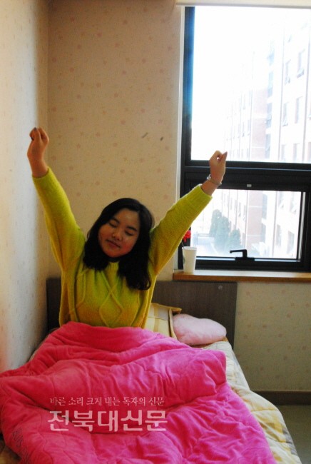 전북대학교 박물관의 전시 유물을 촬영한 이미지입니다.