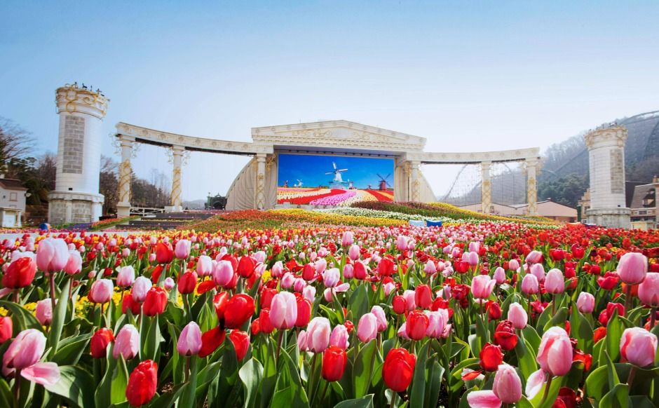 How to Explore 22 Filming Sets at Yongin Dae Jang Geum Park