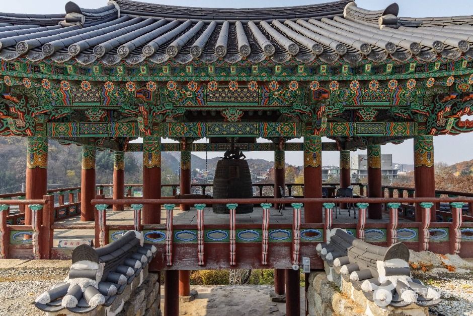 How to Walk Seungamsa Temple and the 3.4 km Baramssoeneun-gil Trail Together