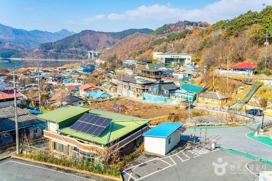 Danyang Danseong Mural Village, Coloring Memories of Submersion
