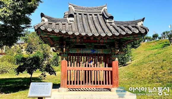 How to See Hwanggang Seowon and Munhakdae in Jeonju When the Gate Is Closed