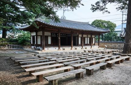 Traces of a 1681 Government Office and the Yeonpung Holy Ground Route