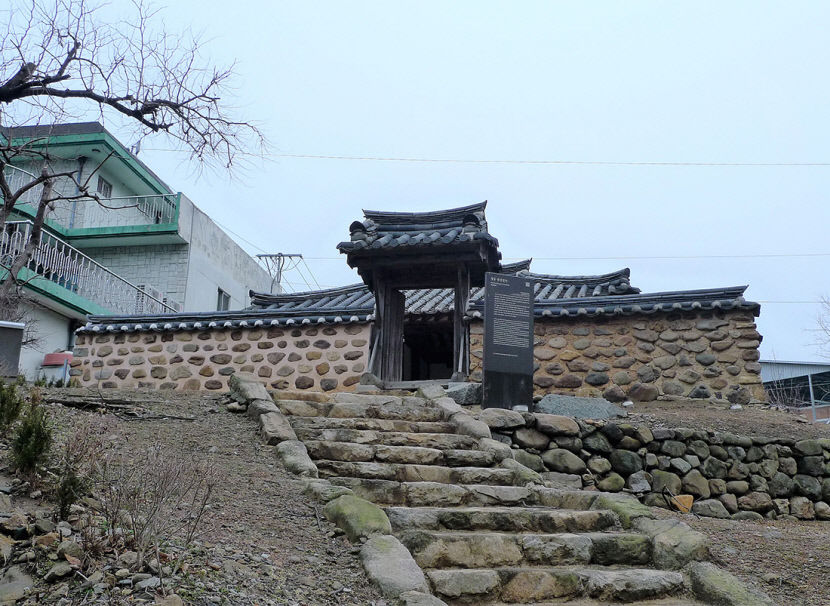한천정사와 한천팔경의 역사적 맥락을 보여주는 사진입니다.