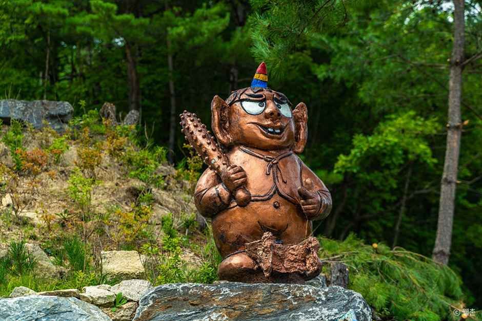 How to Experience the Wood-Fired Kilns and Mountain Villages of Danyang at Banggok Pottery Village