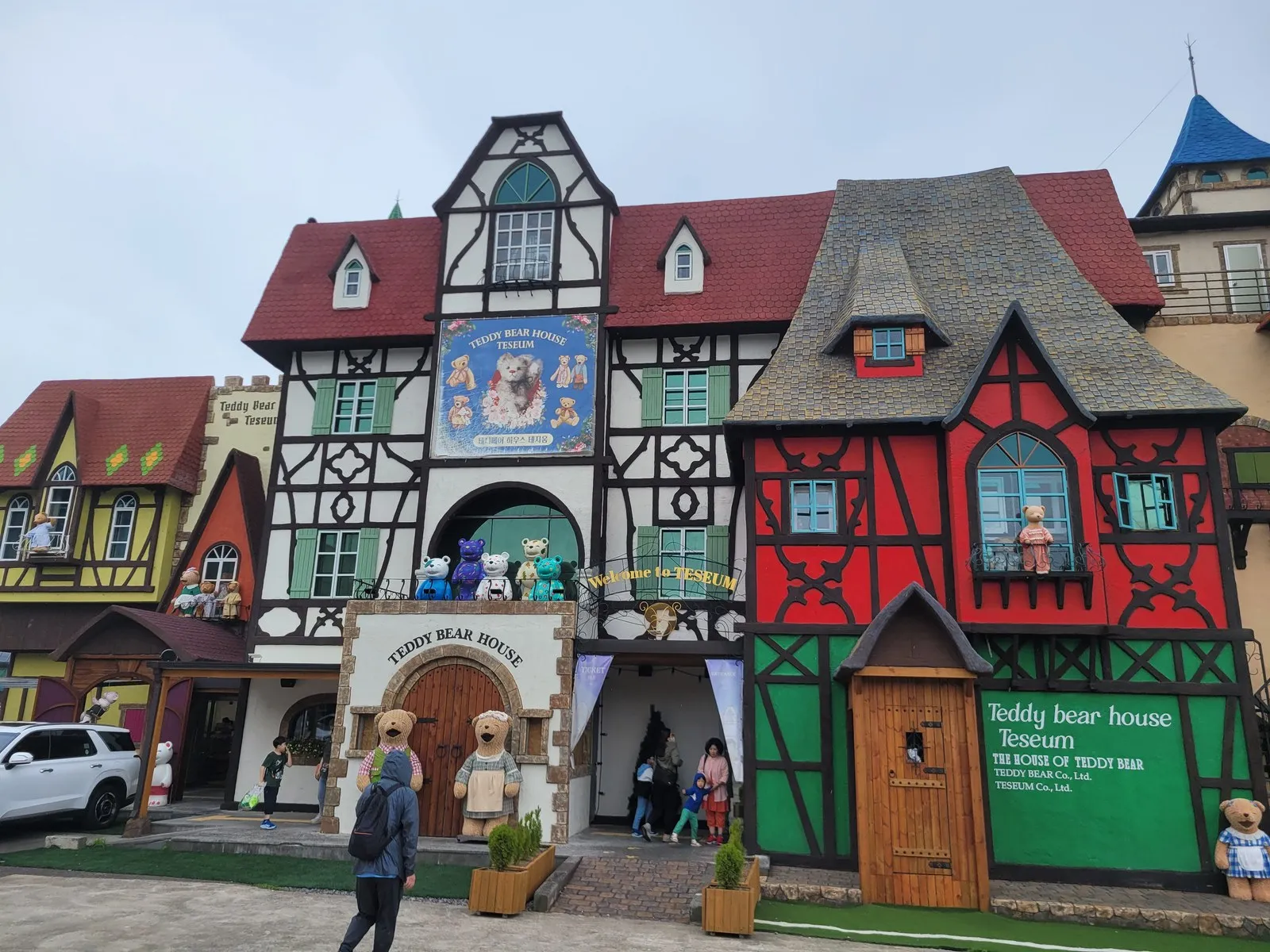 Teseum Teddy Bear House on Pyeonghwa-ro in Aewol