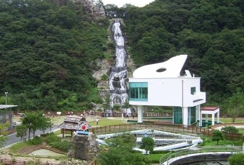 Piano Waterfall
