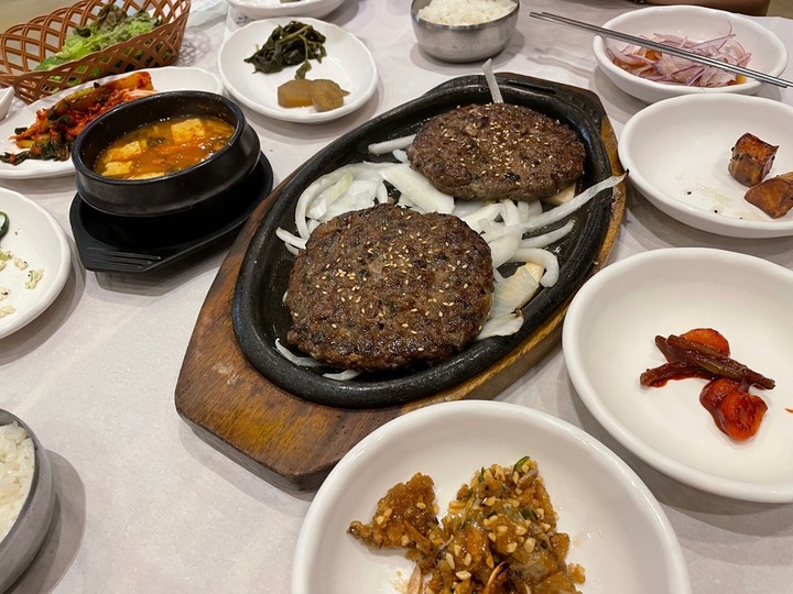 Cheongpung Hwanggeum Tteokgalbi