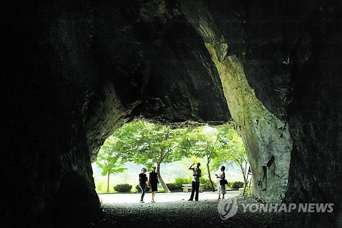 Okhwa 9 Gyeong Cheongsik Cave