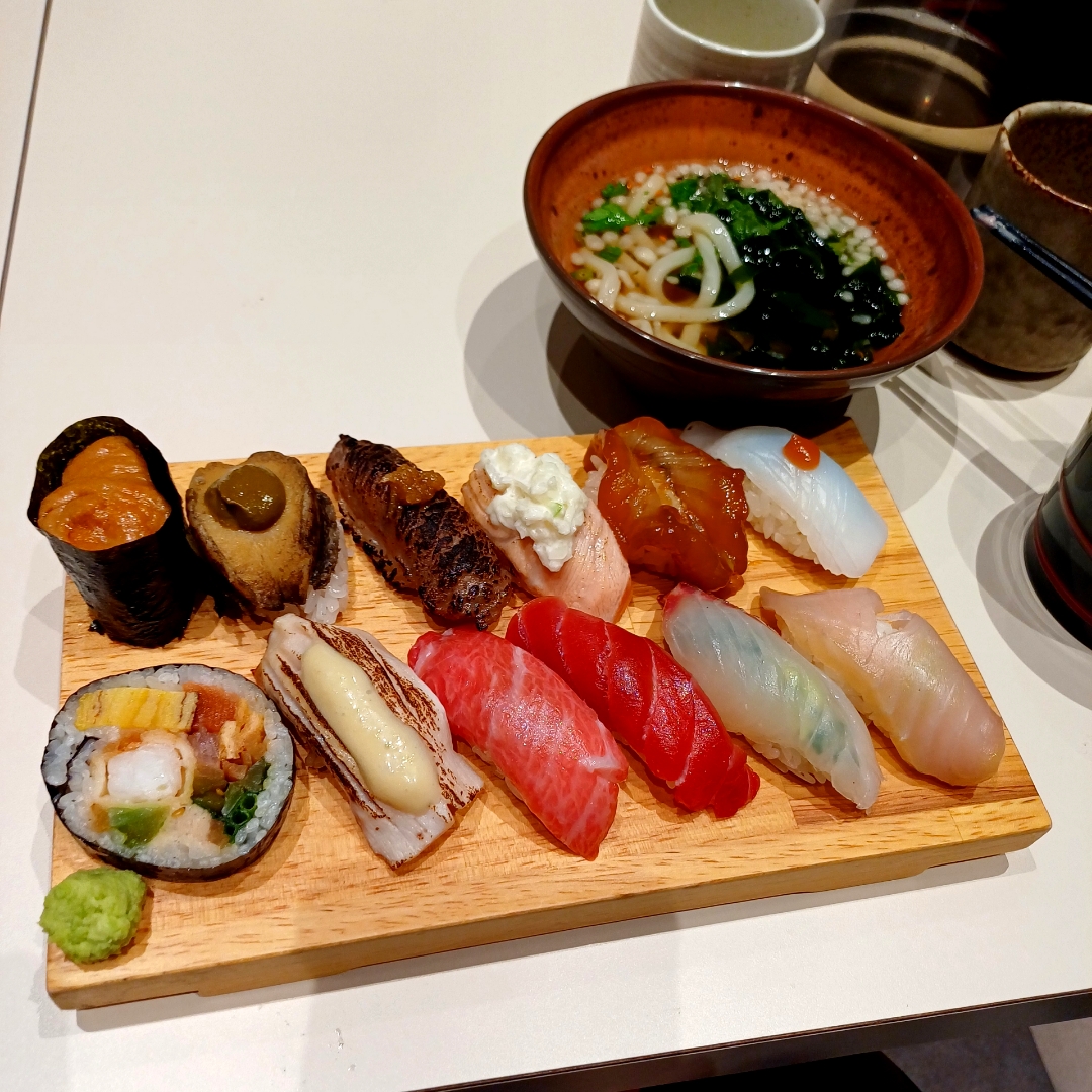 Kkikkiri Sushi