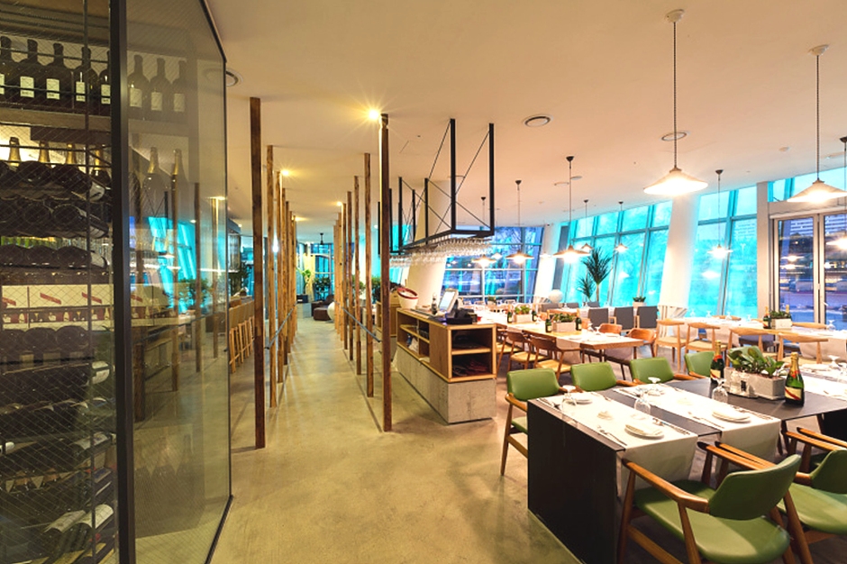 Isola Restaurant