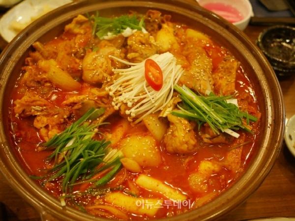Dongbaek Samgyetang