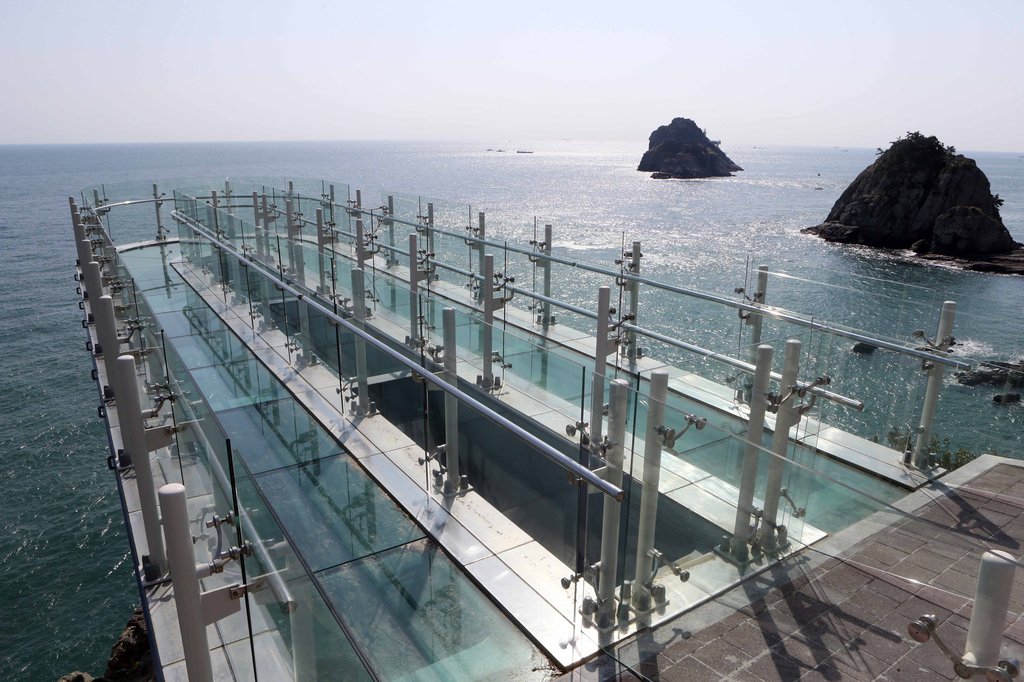 Oryukdo Skywalk
