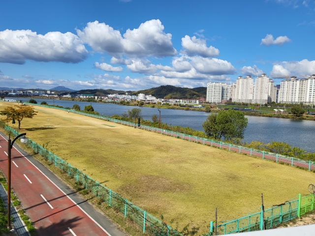 강변공원