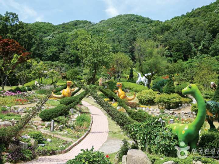 Deokpyeong Dinosaur Botanical Garden