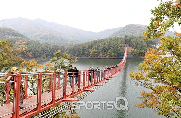 Majang Lake Suspension Bridge