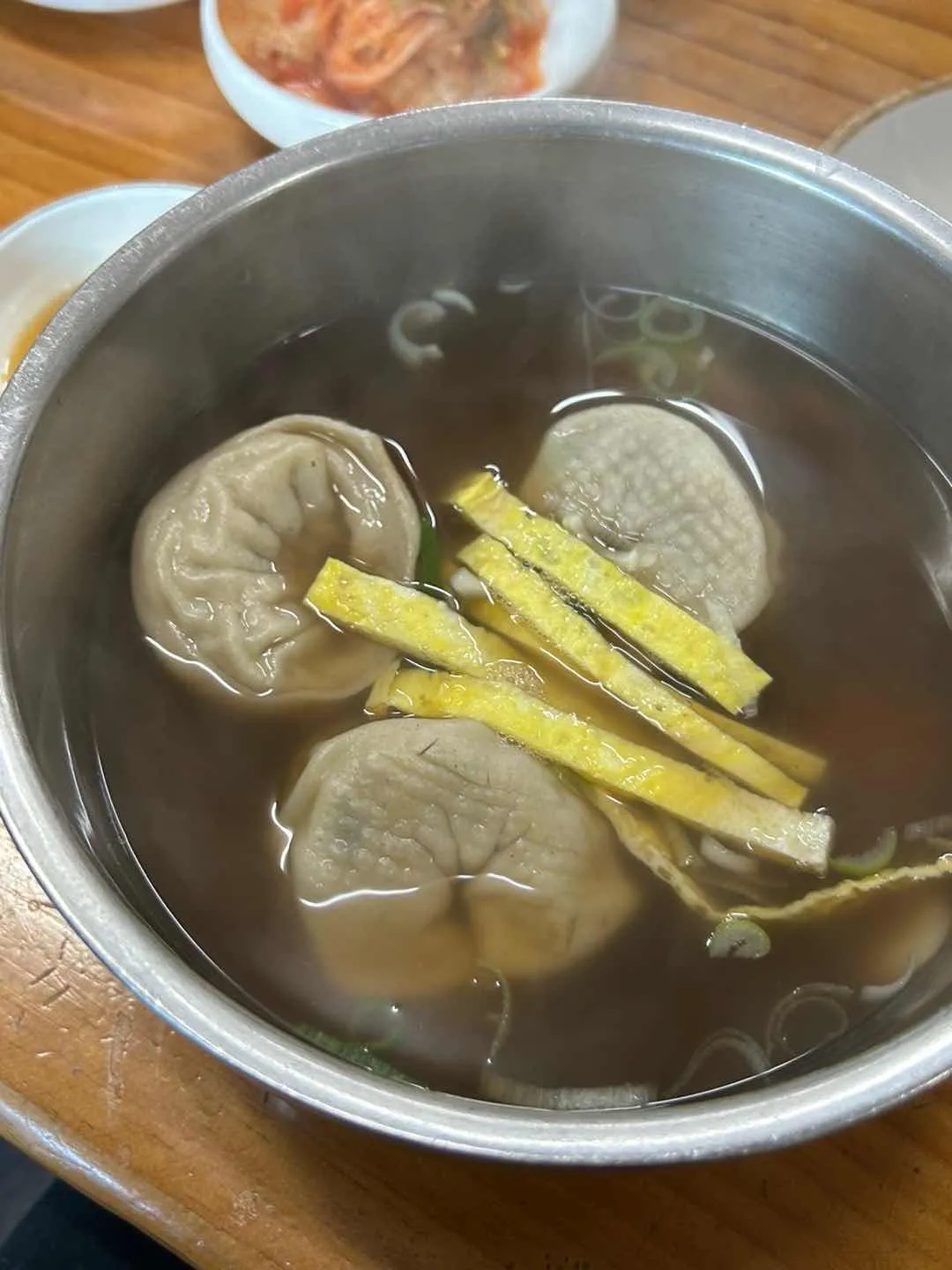 능이꿩만두국