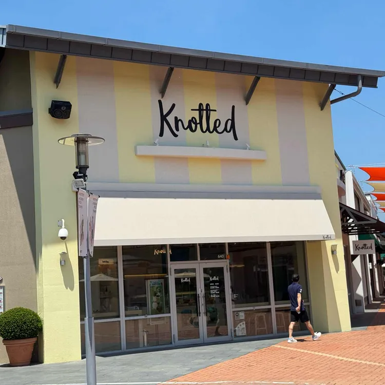 Knotted Yeoju Premium Outlet