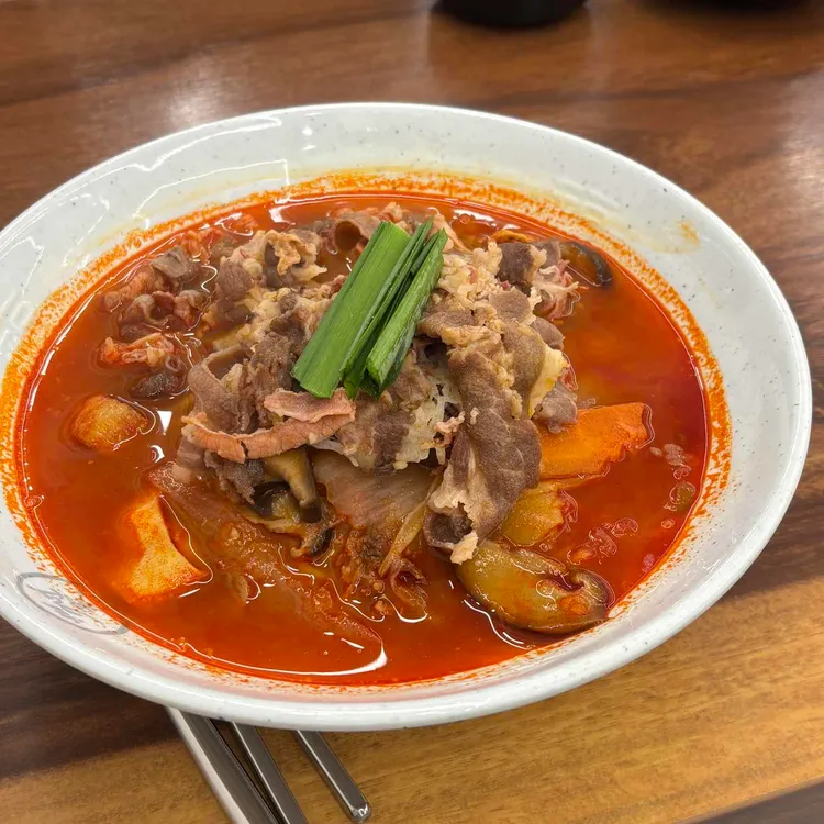Baeknyeon Gyodong Jjamppong Changwon Jungang Station Branch