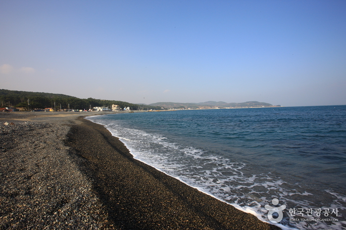 Jujeon Mongdol Beach