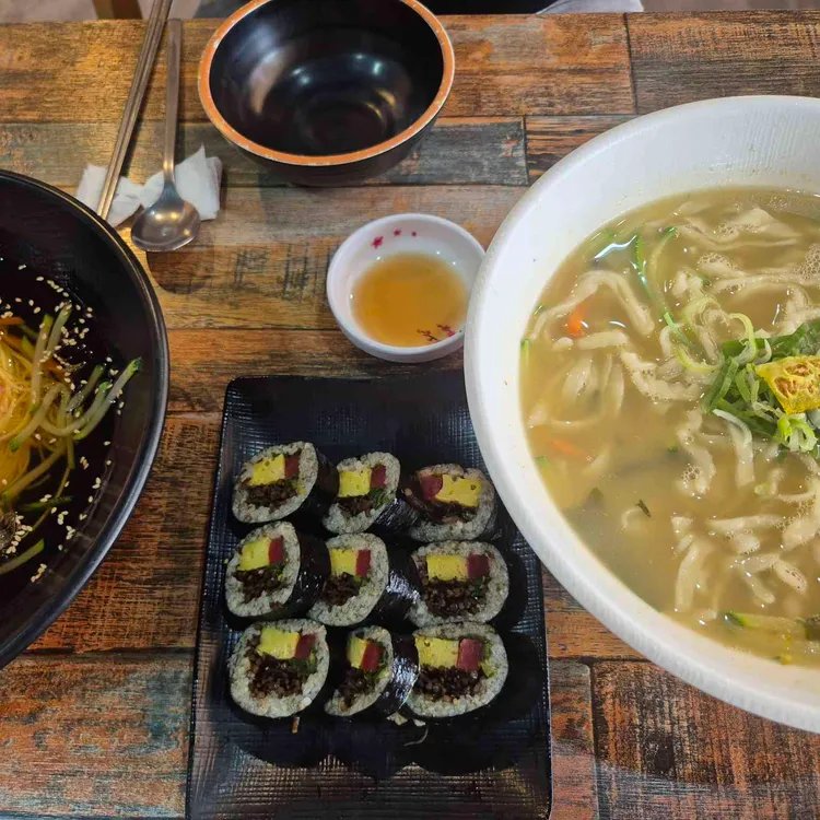 Baemal Kalguksu Gimbap Geoje-myeon Branch