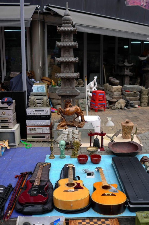 Hwanghak-dong Flea Market