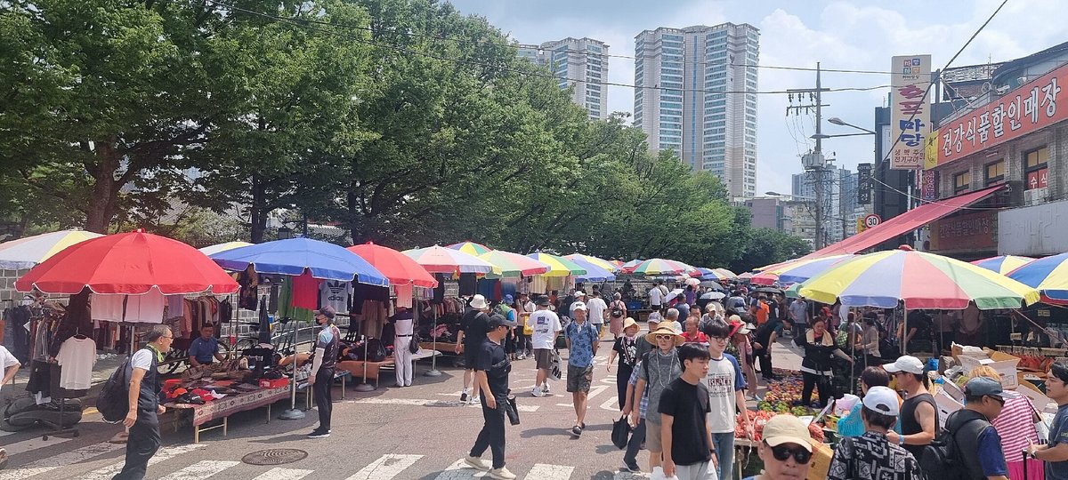 Dongmyo Flea Market