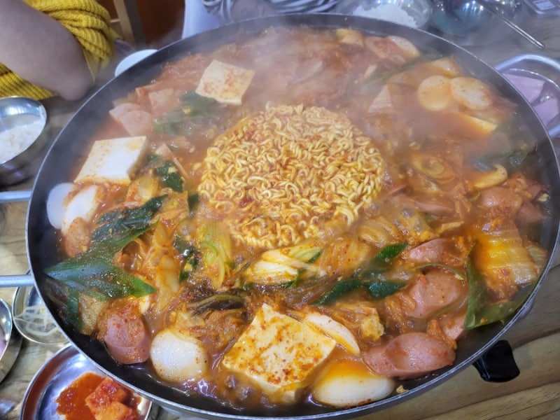 Hong-i Budae-jjigae
