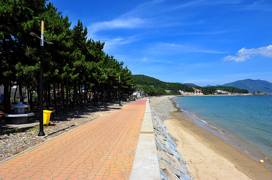 Dugok-Wolpo Beach