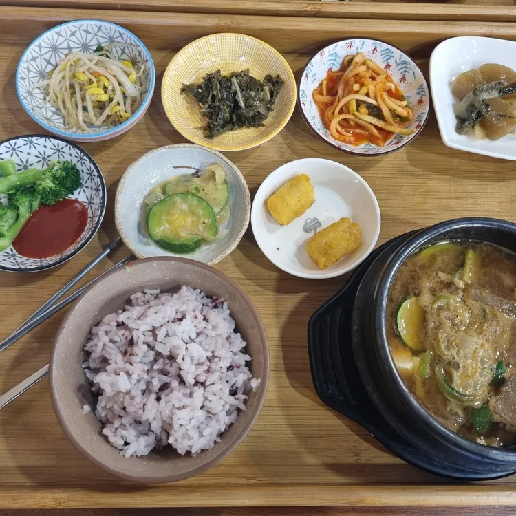 Dongbaek Hansik