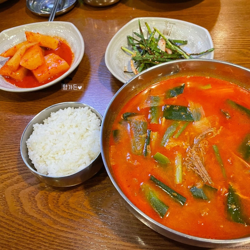 Hongik Gungjung Traditional Yukgaejang Gwangju Yangsan Branch