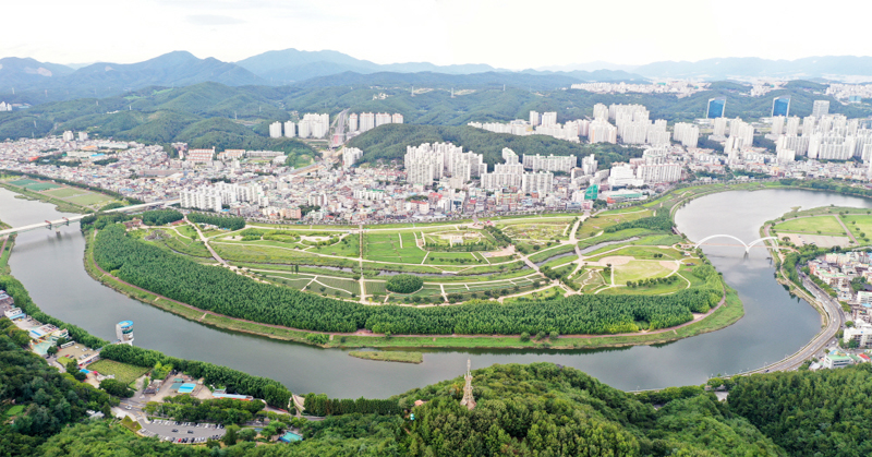 Taehwagang National Garden