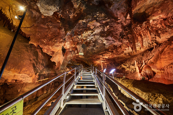 Cheongok Golden Bat Cave