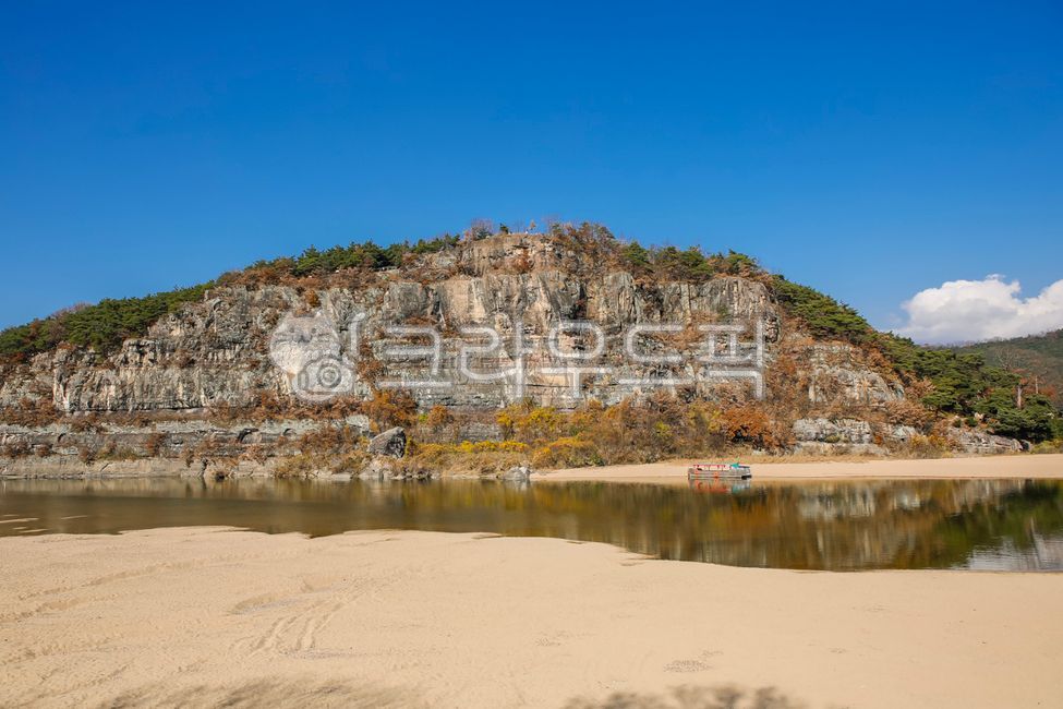 Buyongdae Cliff