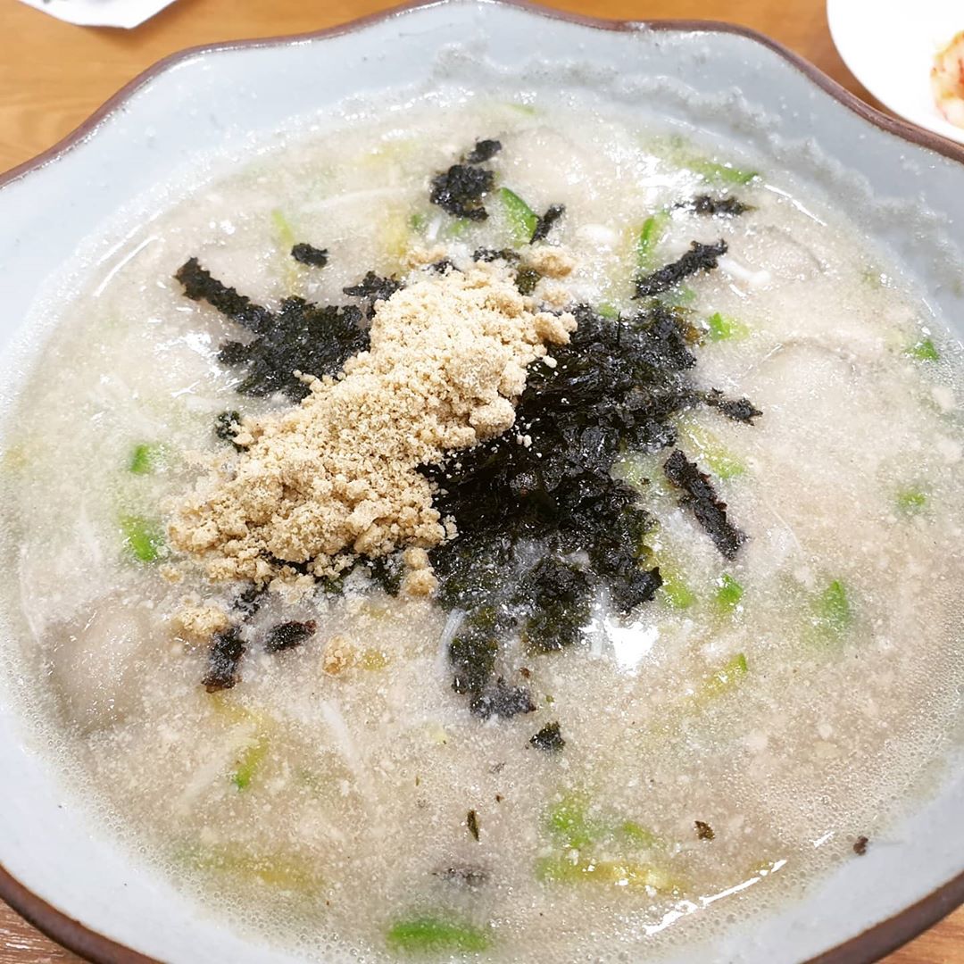 속초신토불이감자옹심이