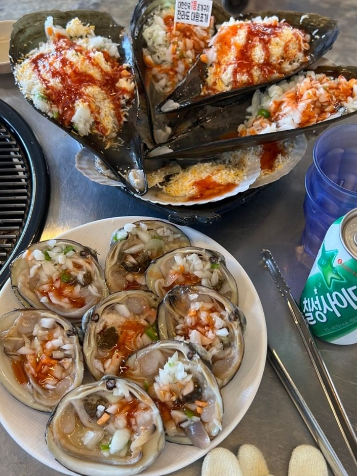 Jeollado Daewang Shellfish Grill
