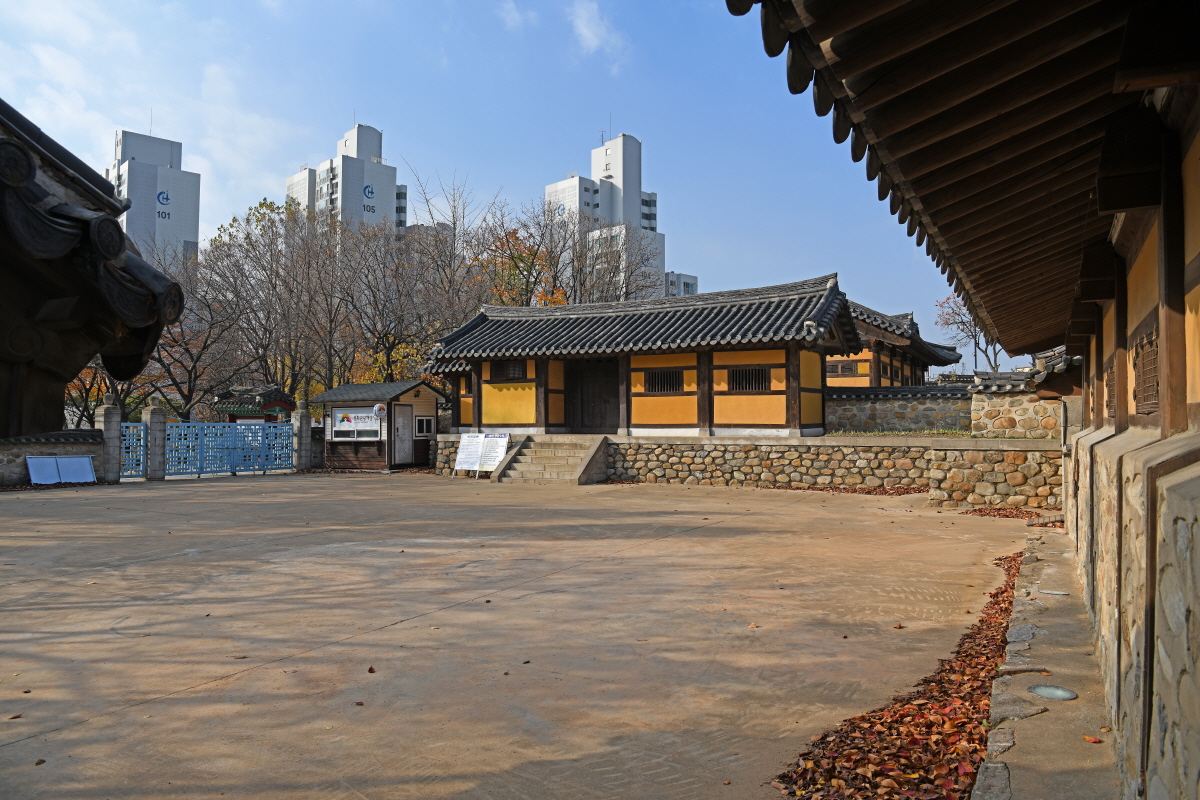 Hwadojin Park